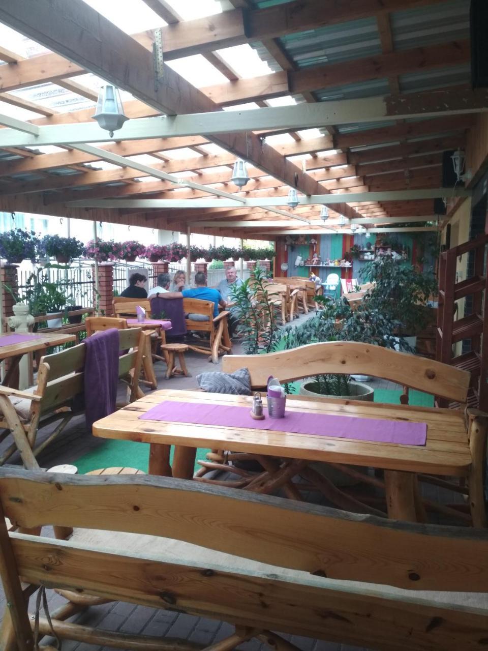 Pensjonat I Restauracja U Zdzicha Rowy  Extérieur photo